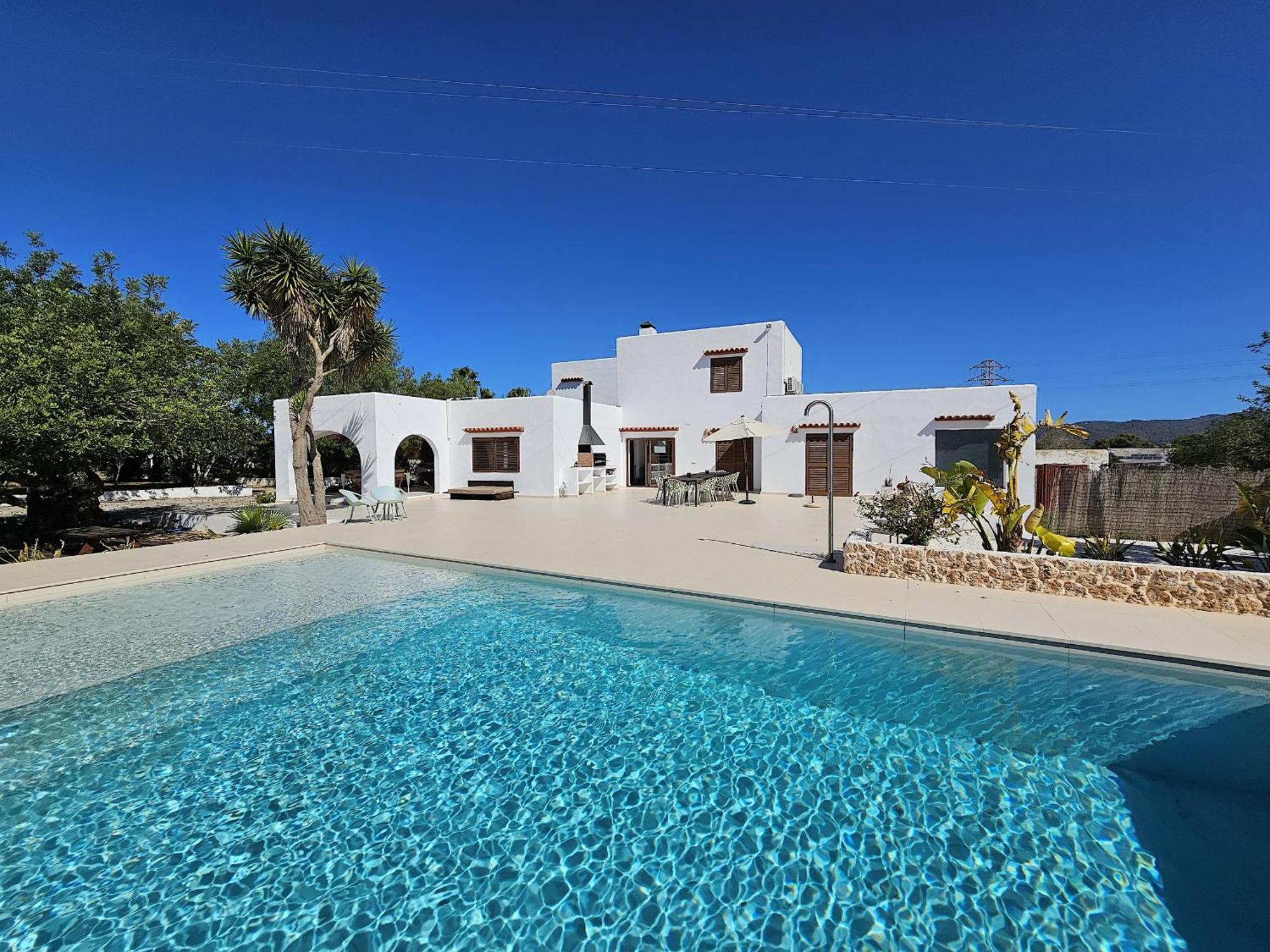 Inibiza - *